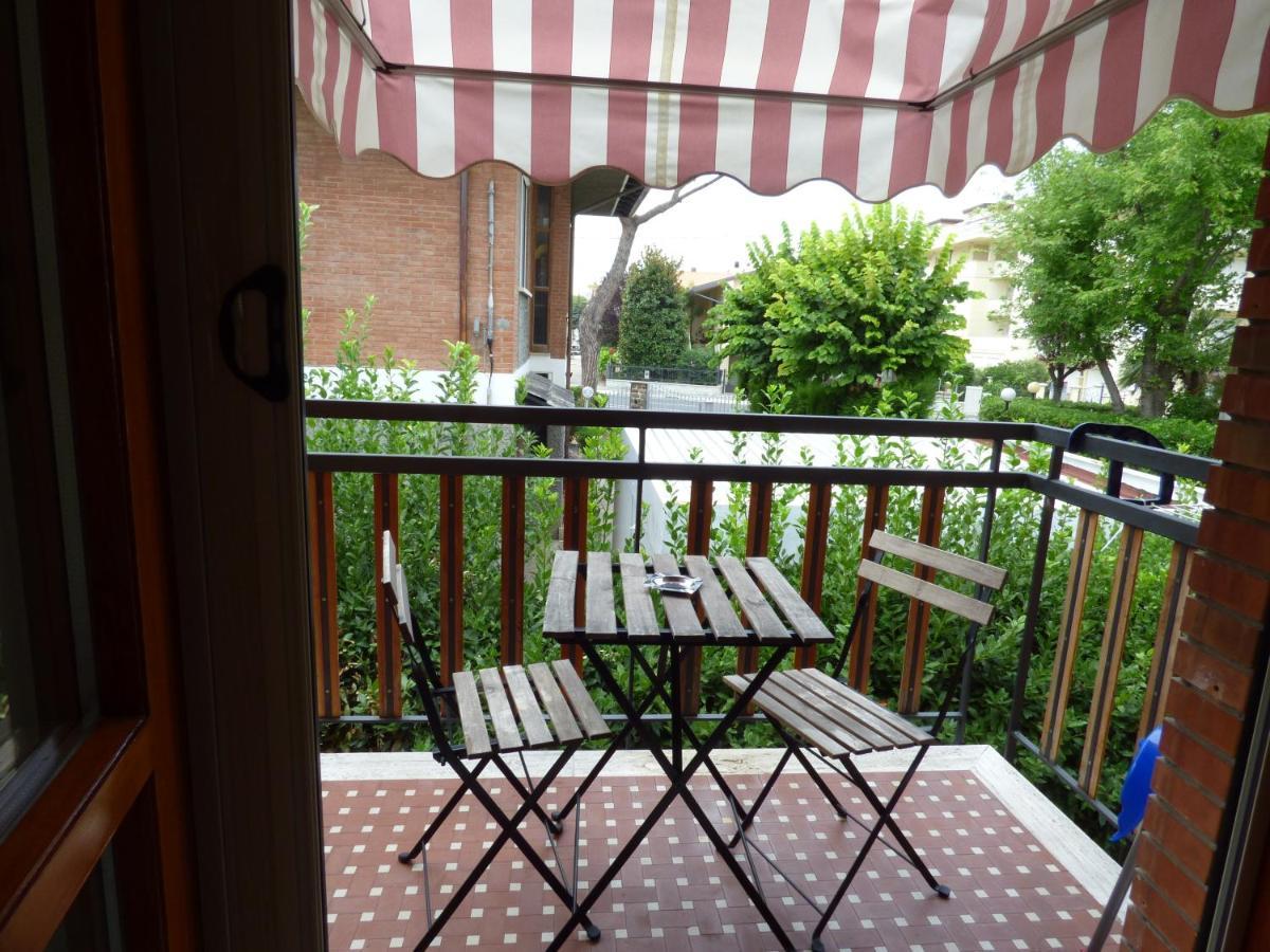 B&B Villa Montreux Ρίμινι Εξωτερικό φωτογραφία