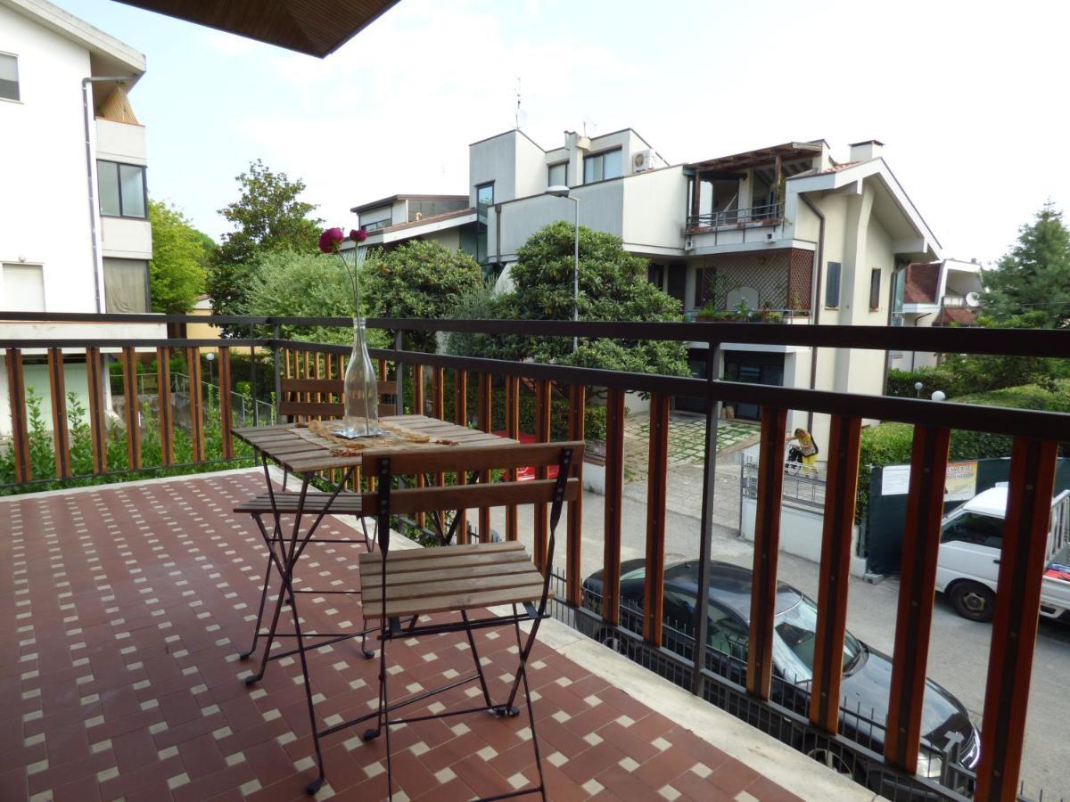 B&B Villa Montreux Ρίμινι Εξωτερικό φωτογραφία